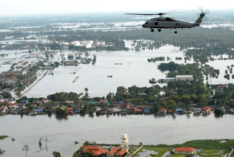 Helicopter survey of flooding in suburban Greater Bangkok, 22 October 2011