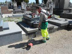 lons-le-saunier / entretien du cimetière