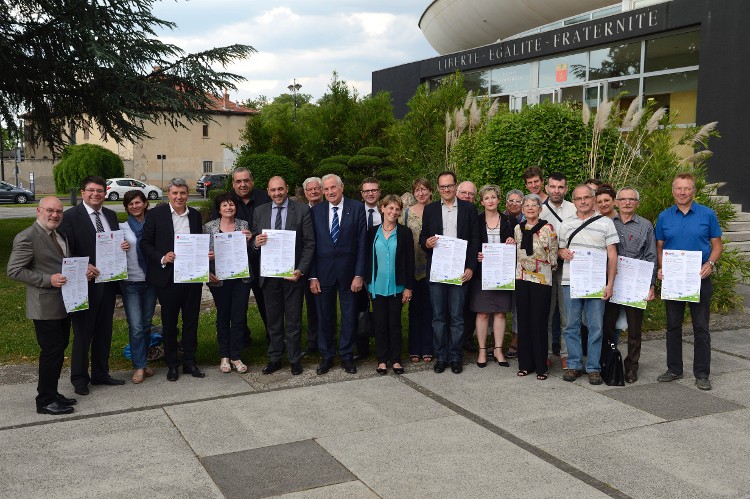 Signature de la charte Zéro pesticide