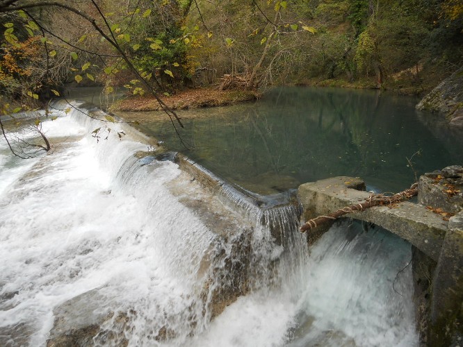 Le seuil du Lauron, sur le Loup (Alpes-Maritimes, novembre 2011)
