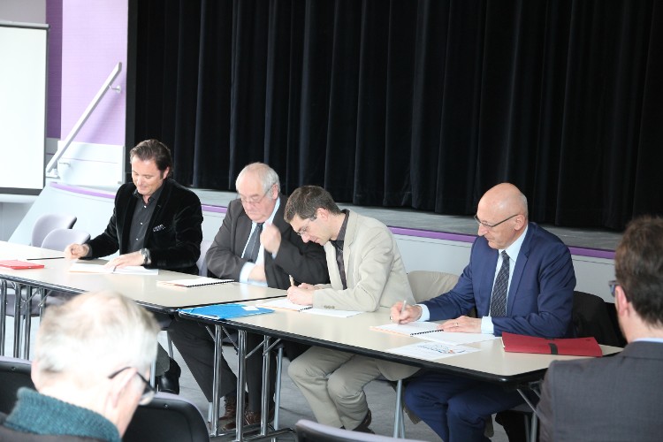 Les signataires du contrat LIMITOX