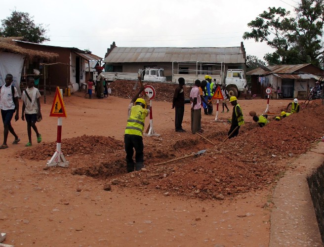 Travaux sur le réseau d'eau potable en République démocratique du Congo - Crédit : Solidarités International