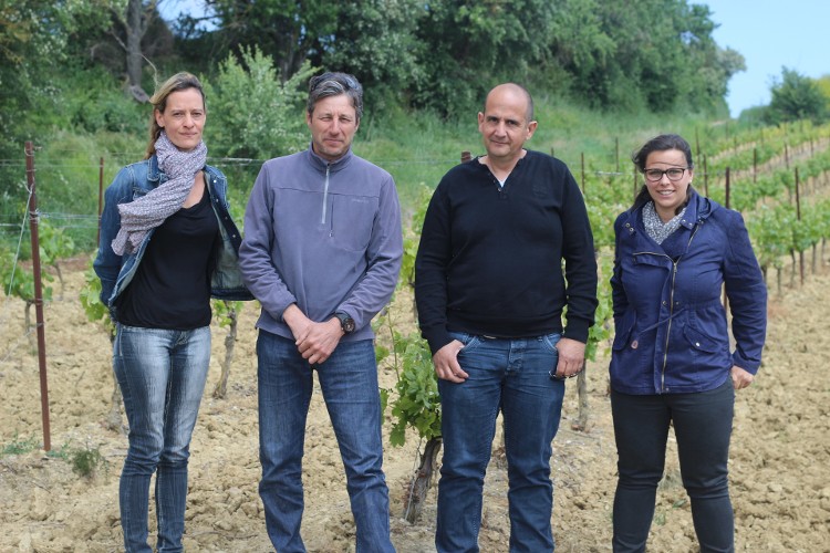 Olivier Cabirol et Marc Dezarnaud entourés de 2 techniciennes de la CA 11