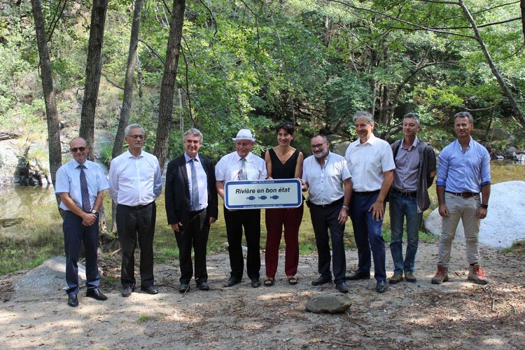Thierry Blaclard (directeur général des services/Département de la Lozère), Françis Courtès (vice-président du conseil départemental de la Lozère), Laurent Roy (directeur général de l’agence de l’eau), Jacky Valy (Président du Syndicat mixte d’aménagement du bassin versant de la Cèze), Sophie Pantel (présidente du conseil départemental de la Lozère), Michel Reydon (maire de Vialas), Dominique Colin (directeur de la délégation de l’agence de l’eau à Montpellier), Stephan Garnier (délégué territorial du parc national des Cévennes), Laury Sohier, président du syndicat mixte AB Cèze.

