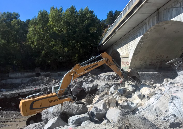 Travaux sous le Grand Pont de Digne-les-Bains