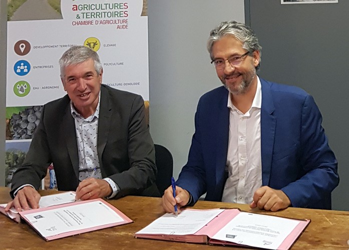 Signature d’un contrat agence de l'eau - chambre d'agri 11