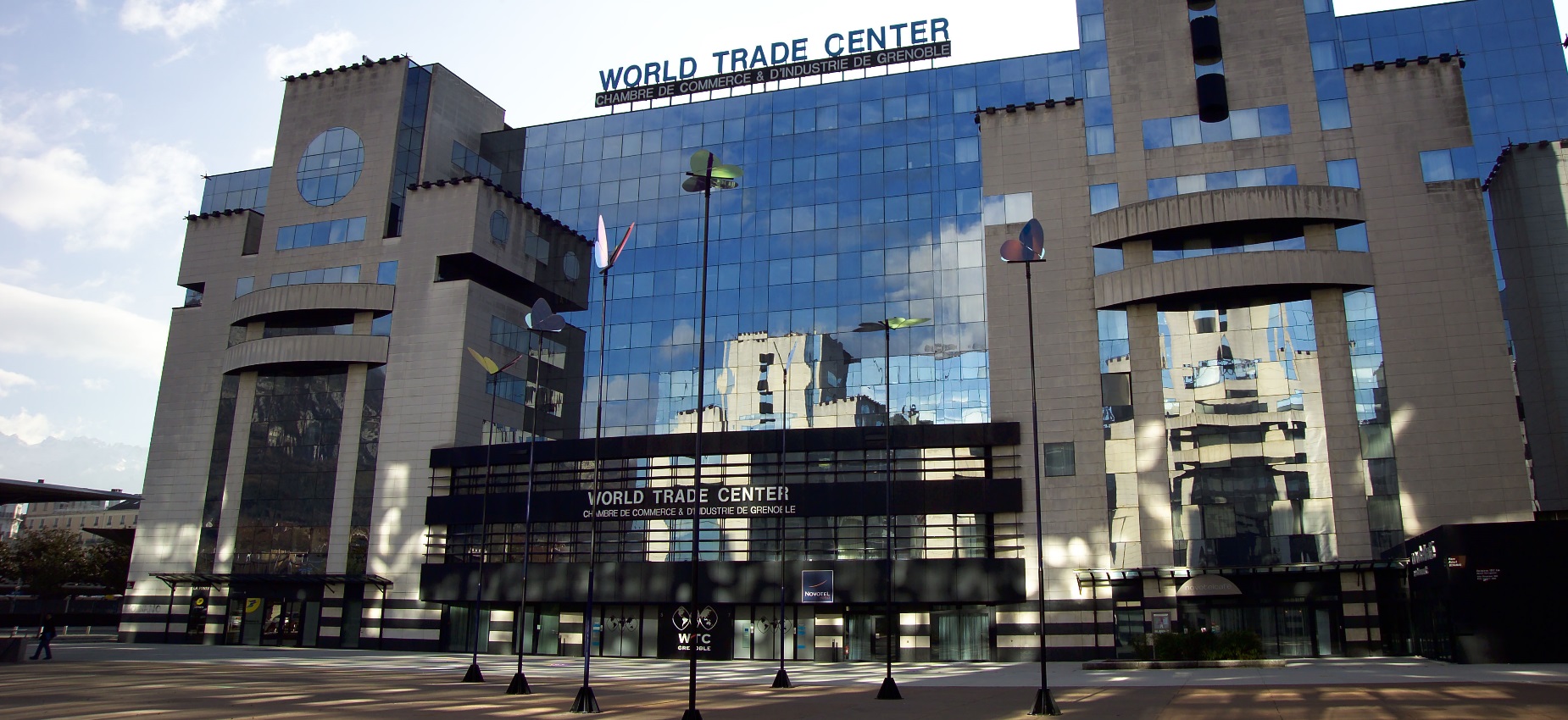 Façade Centre de Congrès WTC (2) 1