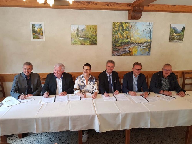 Les signataires du contrat Doubs - Dessoubre